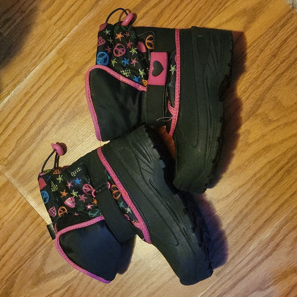 Athletech Girls Winter Boots- size 13. Great Condition!